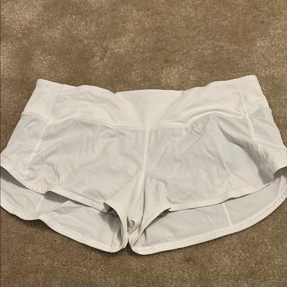 Women white speed up lululemon shorts size 6 2.5 inch